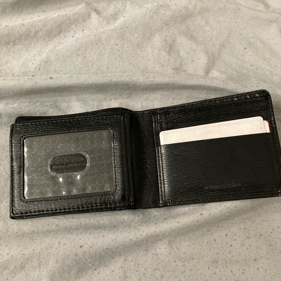 Calvin Klein Black Leather Compact Card & Key Wallet with CK Hardware - Picture 3 of 3